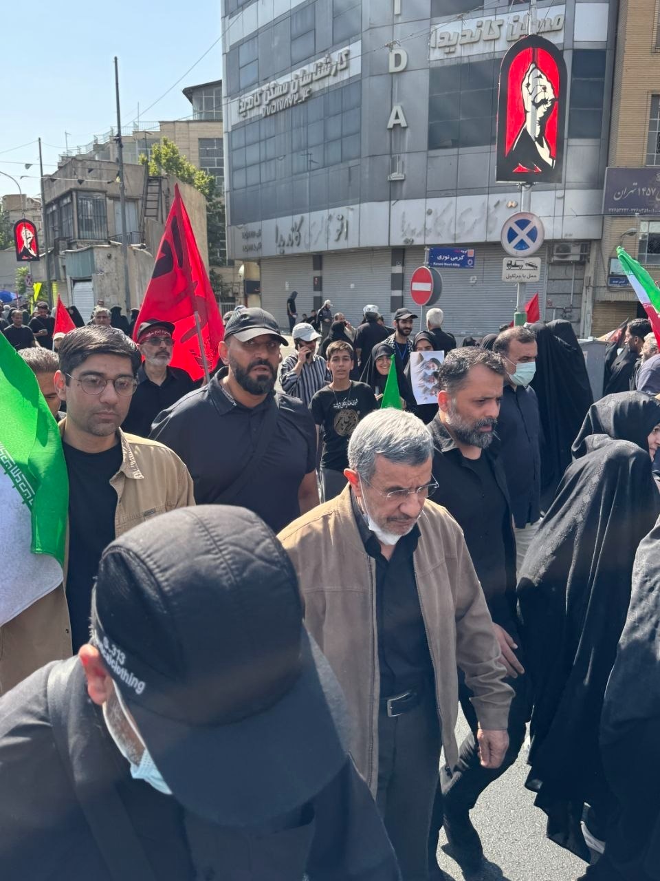 صورة نشرتها وكالة 'فارس' للرئيس الإيراني السابق أحمدي نجاد خلال موكب تشييع المرشد السابق علي خامنئي في طهران. 6 يوليو 2026 - REUTERS