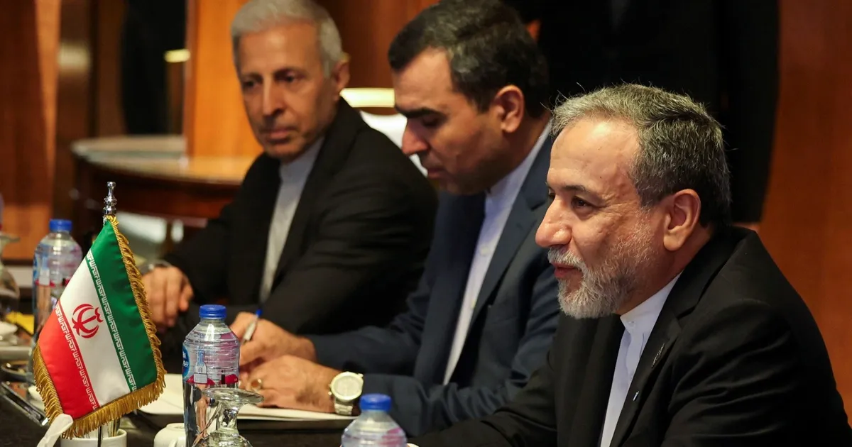 إيران تستدعي سفراءها لدى ألمانيا وفرنسا وبريطانيا للتشاور بشأن "سناب باك"
