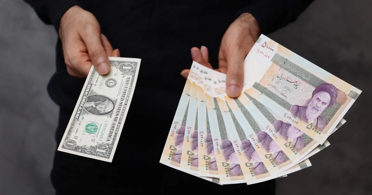 البرلمان الإيراني يوافق على إزالة أصفار من العملة بعد تجاوز التضخم 35%