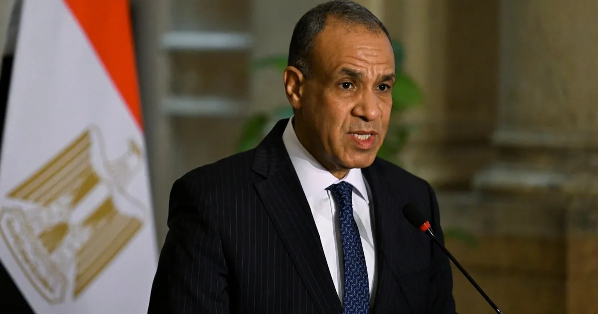 أجرى وزير خارجية مصر اتصالات مكثفة مع وزراء خارجية دول عربية وإسلامية، وعراقجي وويتكوف.