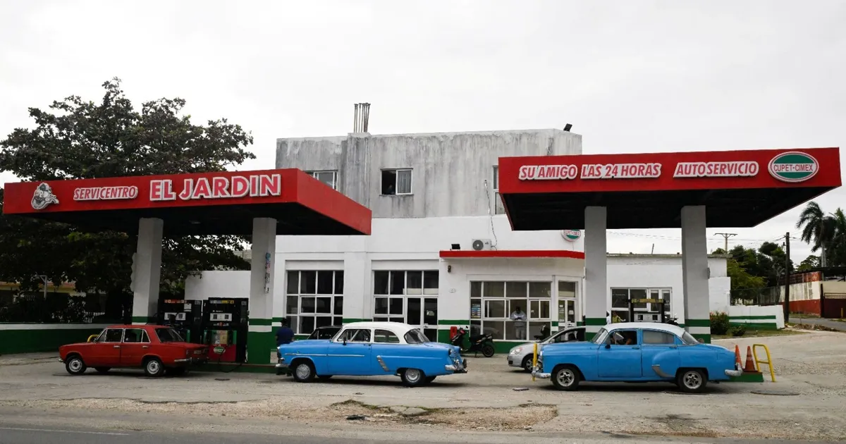 خطة كوبية لتوفير الخدمات الأساسية وسط مساع أميركية لقطع إمدادات النفط