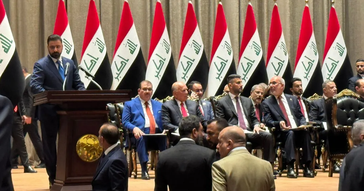 البرلمان العراقي يصوت لصالح منح الثقة لحكومة علي الزيدي