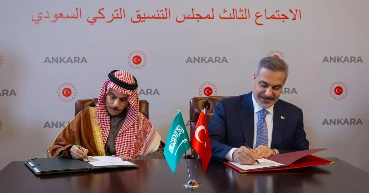 وزير الخارجية السعودي يلتقي نظيره التركي في أنقرة