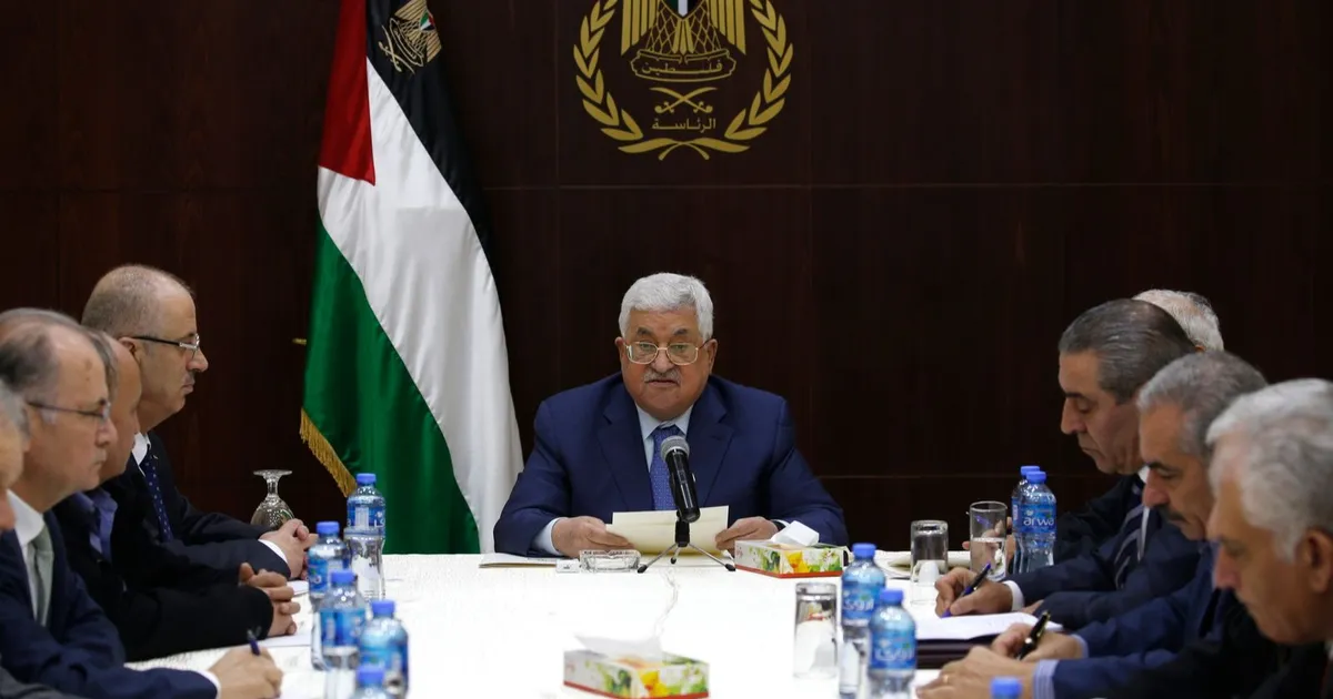السلطة الفلسطينية تعلن دفع 50% من رواتب موظفيها عن شهر يوليو الأحد