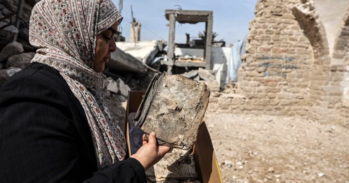 خبيران فلسطينيان ينقذان مخطوطات غزة يفوزان بجائزة اليونسكو
