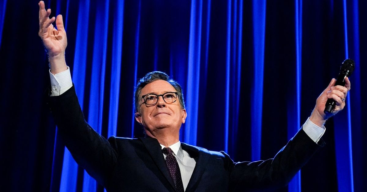 منتقد بارز لترمب.. CBS تُنهي برنامج The Late Show مع ستيفن كولبير