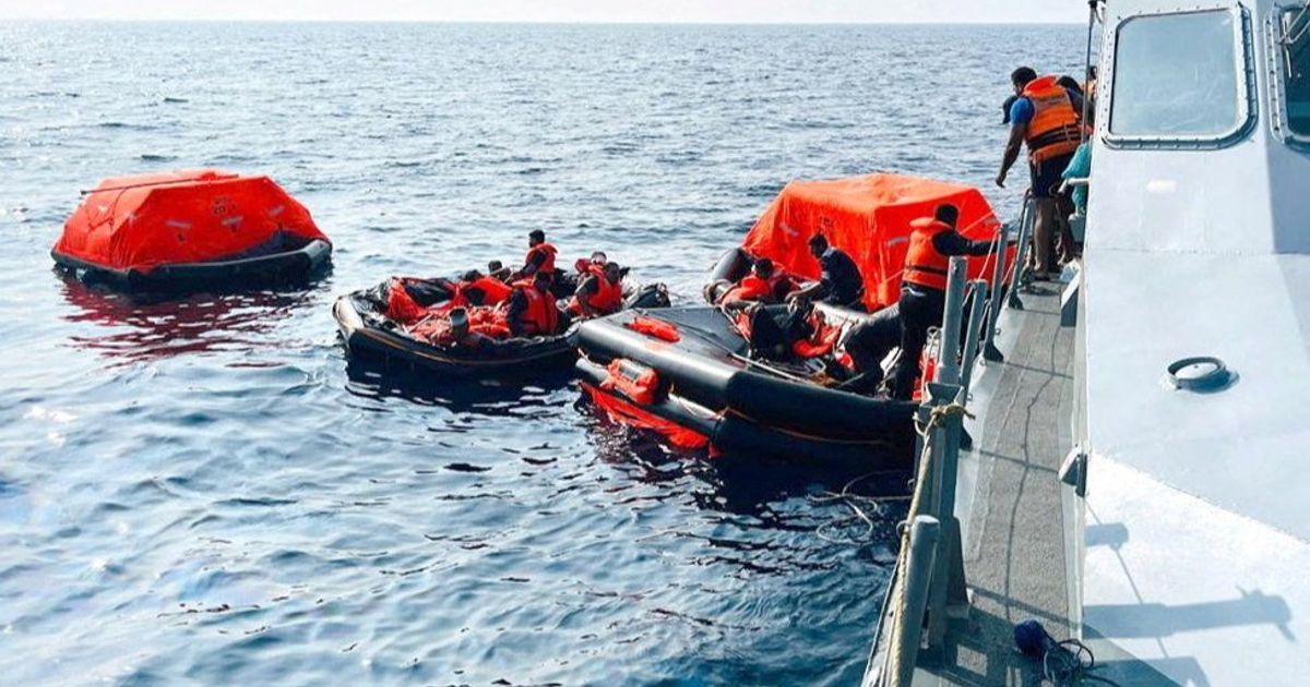 سريلانكا تنقذ 40 بحاراً إيرانياً من سفن تجارية وتعيدهم إلى بلادهم