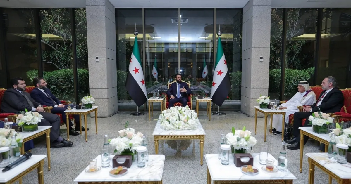 الرئيس السوري يلتقي مثقفين عرباً بعد مشاركتهم في معرض دمشق للكتاب