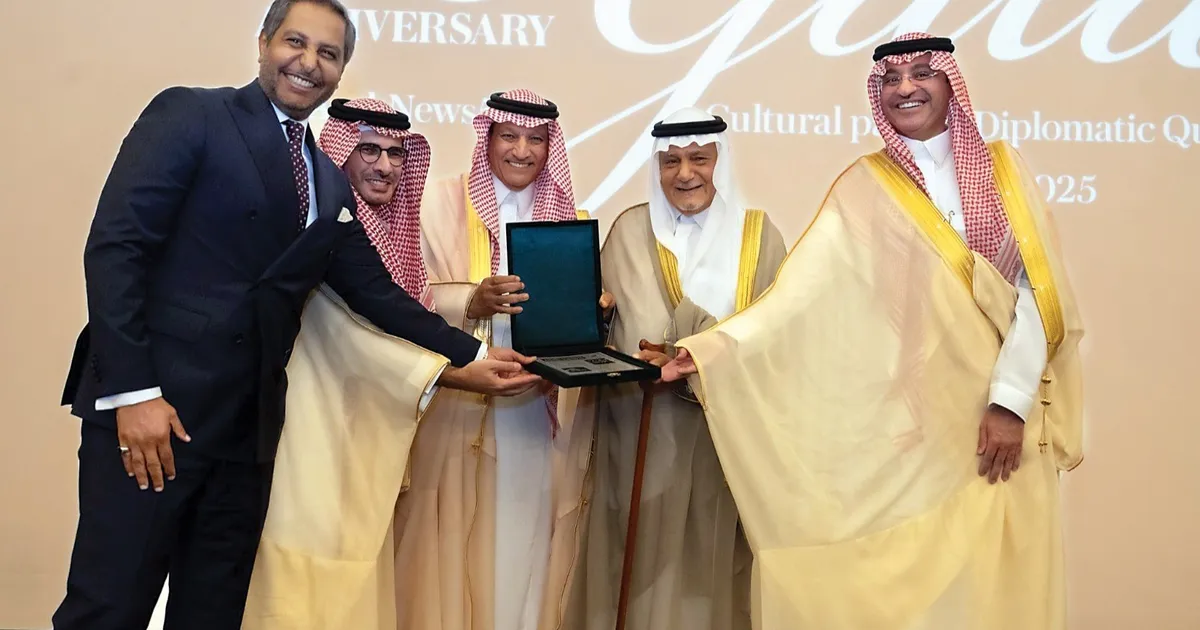 احتفالاً بـ"اليوبيل الذهبي".. صحيفة "عرب نيوز" تستعد للنشر بـ50 لغة