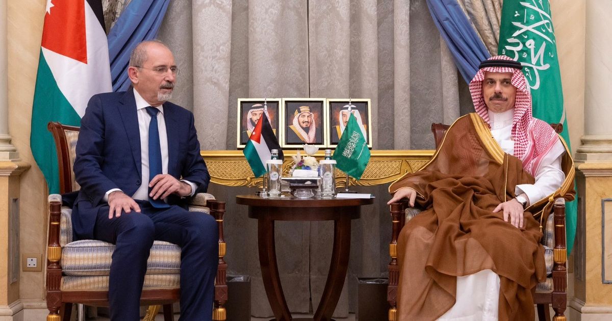 وزير الخارجية السعودي يبحث مع نظيره الأردني مستجدات الأوضاع الإقليمية