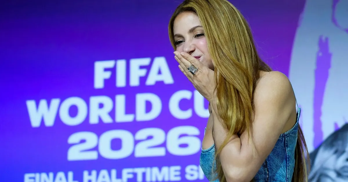شاكيرا تحيي حفل افتتاح كأس العالم في المكسيك بأغنية "داي داي"