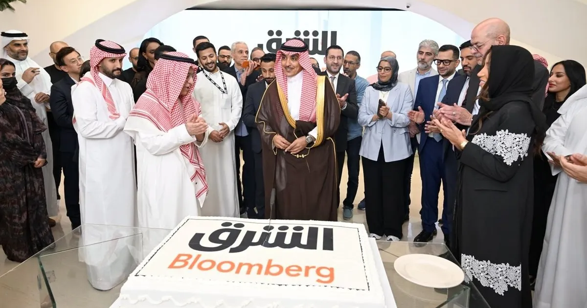الدوسري يزور المقر الجديد لـ"SRMG" واستوديوهات "شبكة الشرق" في الرياض