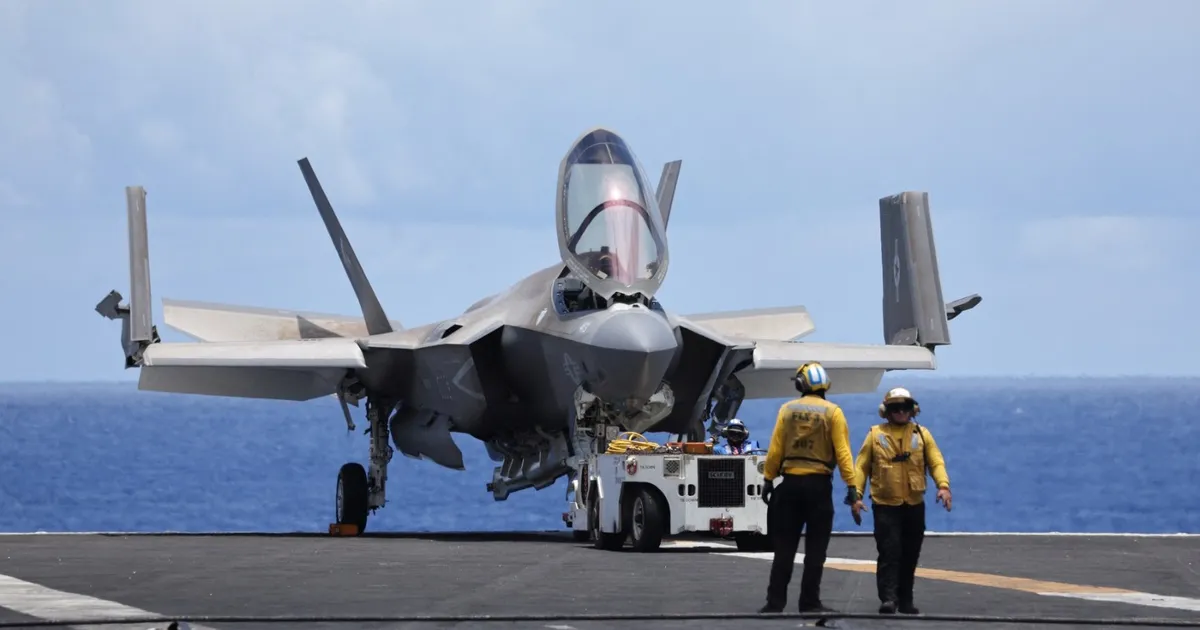لـ"مكافحة المخدرات".. ترمب يهدد فنزويلا وينشر مقاتلات F-35 في "الكاريبي"