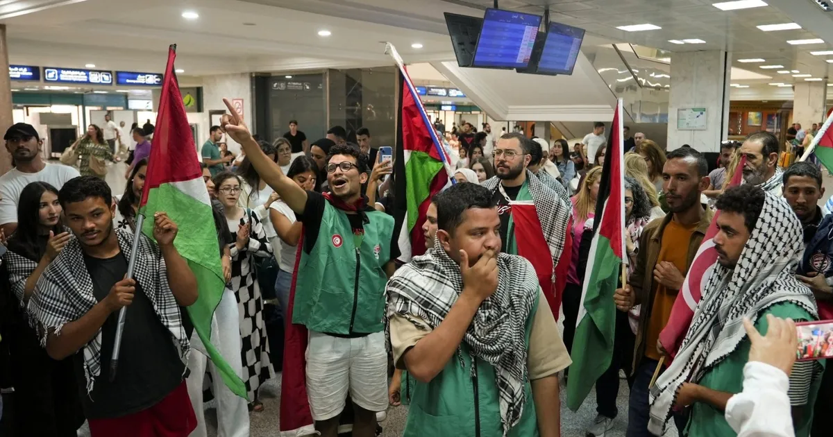 إسرائيل ترحل 29 ناشطاً إضافياً ممن شاركوا في أسطول الصمود