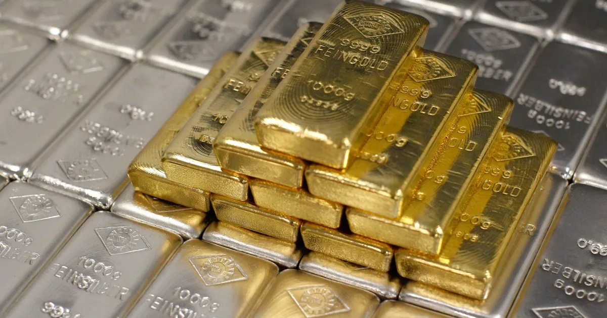 أونصة الذهب تتجاوز 5 آلاف دولار لأول مرة في التاريخ.. والفضة تواصل الصعود