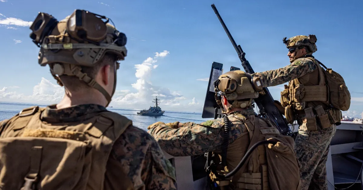 تصاعد التوتر بين أميركا وفنزويلا.. من يملك قرار إعلان الحرب في واشنطن؟