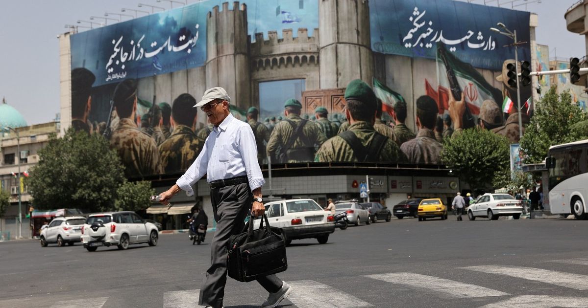 إيران تعتقل 8 أشخاص للاشتباه في صلتهم بـ"الموساد"