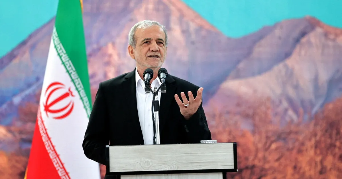 الرئيس الإيراني: إدارة ترمب تسلك مساراً سيؤدي إلى "إشعال النار" في الشرق الأوسط