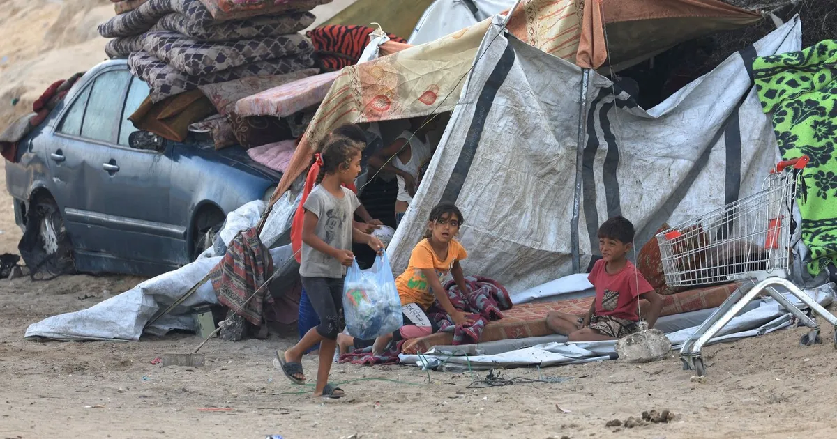 وقف إطلاق النار وتبادل الأسرى.. اتصالات مكثفة لتنفيذ المرحلة الأولى من خطة ترمب في غزة