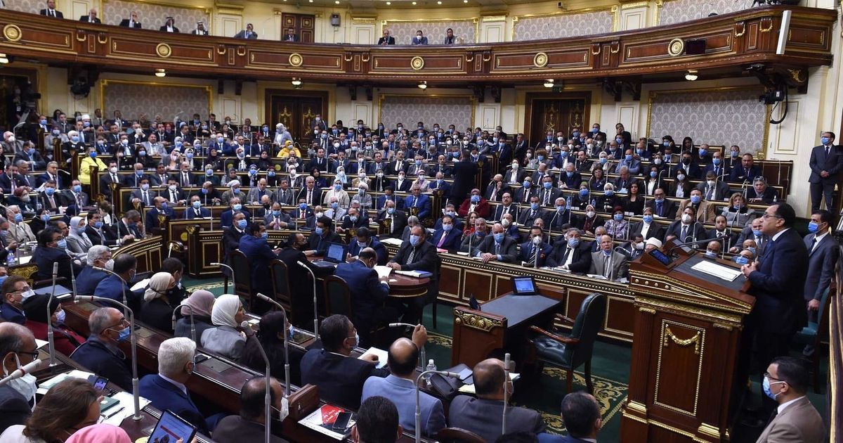 مصر.. مخاوف بين أطباء وصيادلة من ترك عيادات وصيدليات تاريخية
