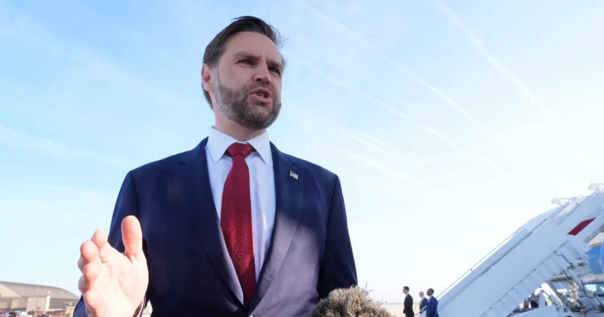 قال نائب الرئيس الأميركي إنه يتطلع إلى مفاوضات إيران ويعتقد أنها ستكون 