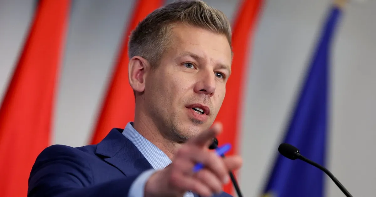 رئيس وزراء المجر المنتخب يتعهد باعتقال نتنياهو إذا زار البلاد