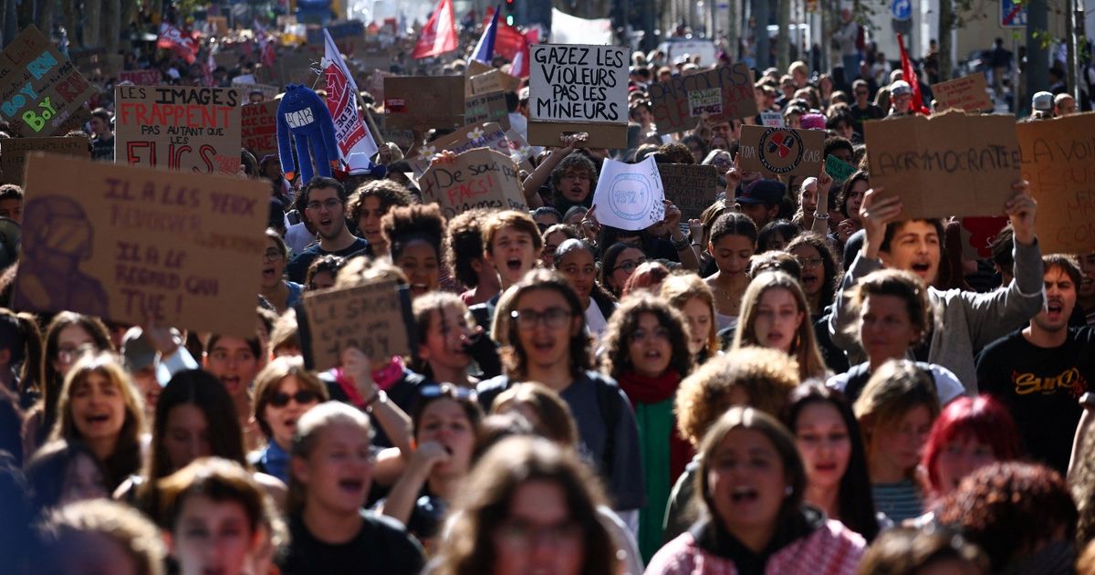 فرنسا.. ديون مرتفعة وانقسام سياسي يضيّقان خيارات ماكرون