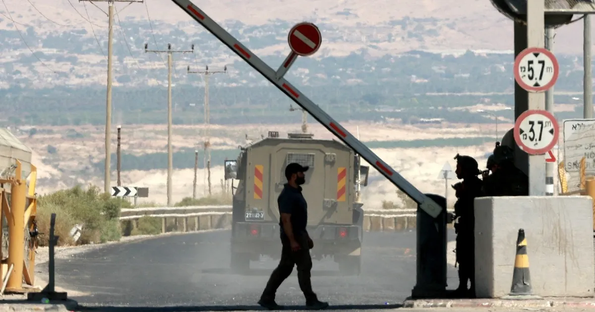 إسرائيل تغلق المعبر الخارجي الوحيد للضفة الغربية مع الأردن