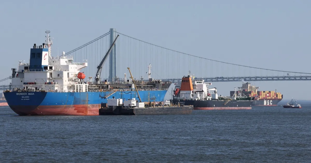 ترمب يمدد تعليق "قانون جونز" لتعزيز تدفق النفط داخل الولايات المتحدة