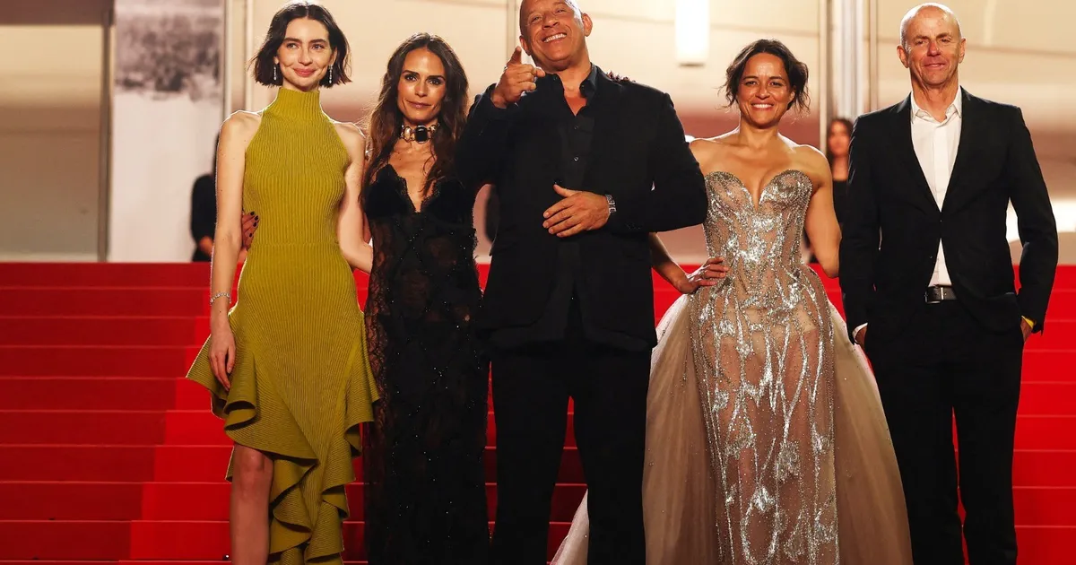 تكريمات مفاجئة وأفلام لافتة في مهرجان كان السينمائي.. إليك التفاصيل