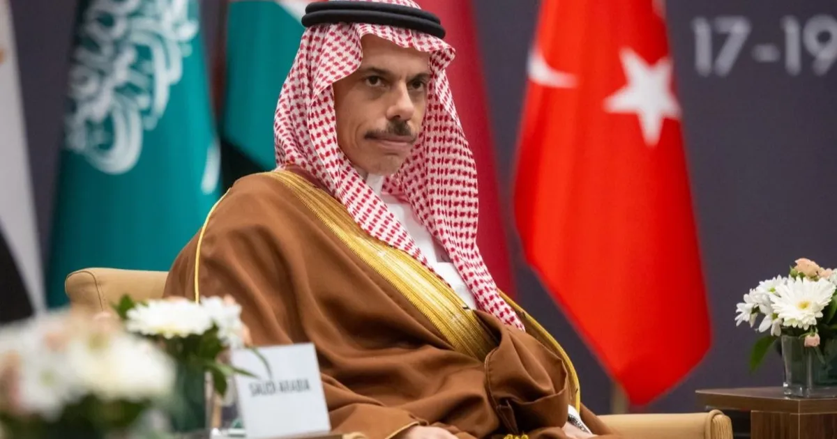 وزيرا خارجية السعودية وإيران يبحثان جهود خفض التصعيد في المنطقة