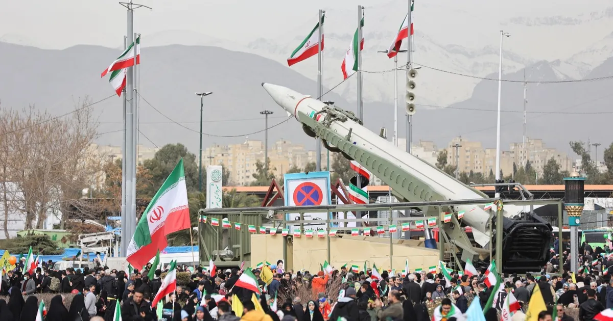 أمير قطر ولاريجاني يبحثان تطورات الأوضاع في المنطقة