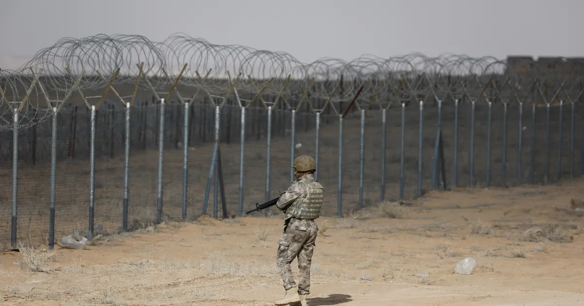 العراق يتجه لافتتاح منفذي الوليد وربيعة الحدوديين مع سوريا