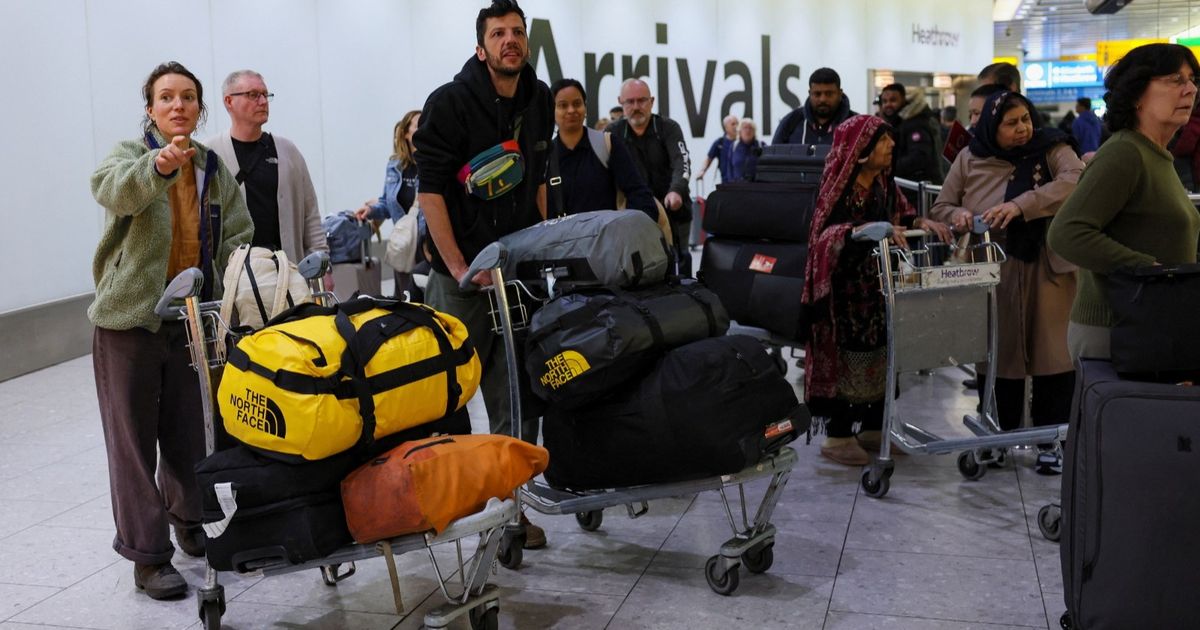Heathrow Flights Resume After Global Turmoil - News Directory 3