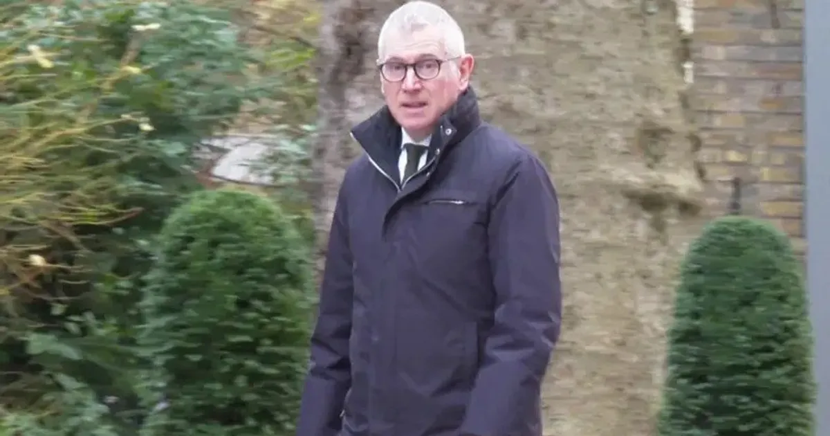 بريطانيا.. استقالة مسؤول كبير ثانٍ من فريق ستارمر وسط جدل بشأن إبستين