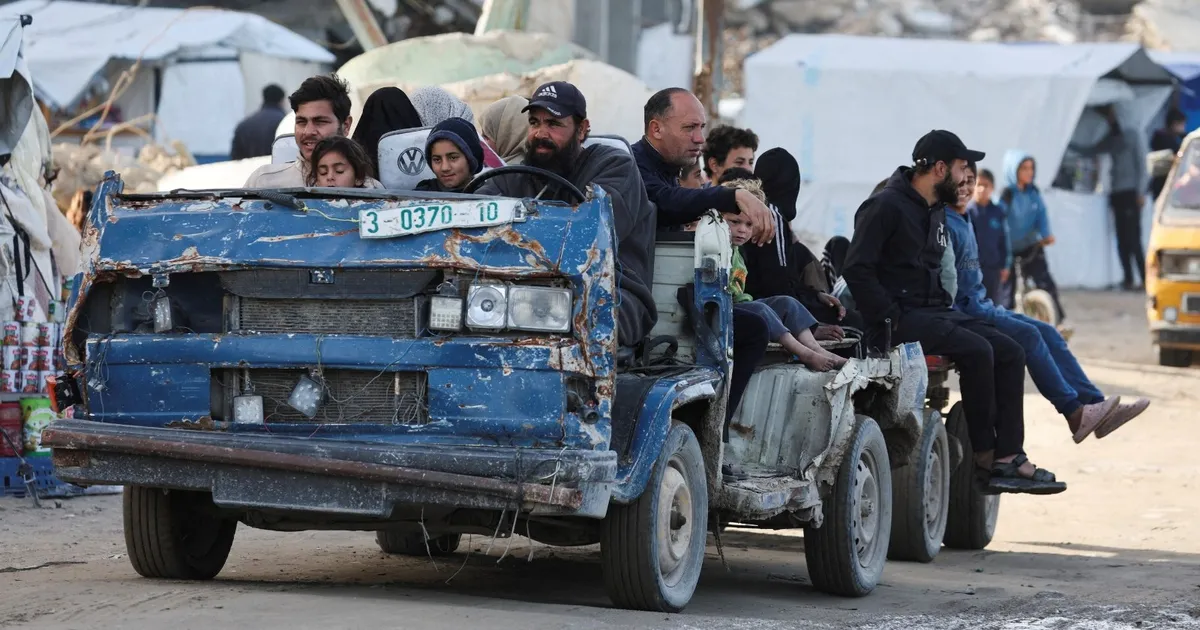 غزة بعد وقف النار.. معارك يومية لتأمين الماء والغذاء