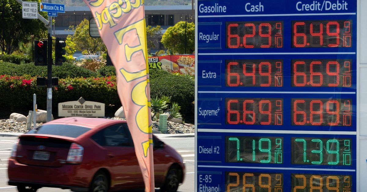 خطط أميركية لحظر صادرات الوقود لضبط الأسعار قبل التجديد النصفي