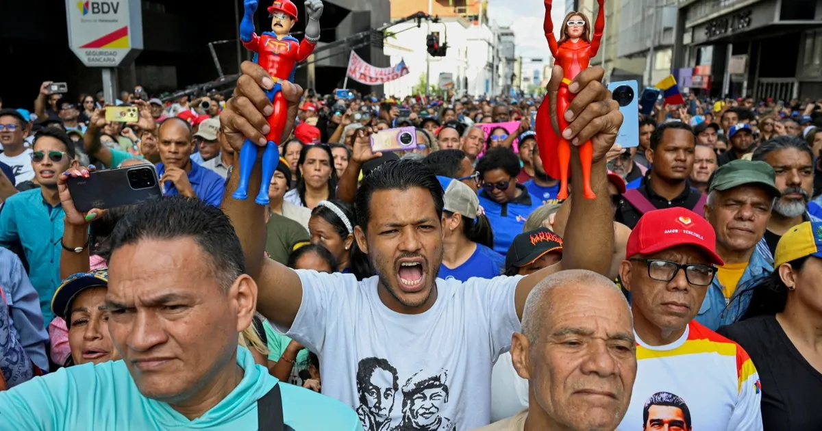 البيت الأبيض: الولايات المتحدة غير متورطة في إطلاق النار قرب القصر الرئاسي في كاراكاس