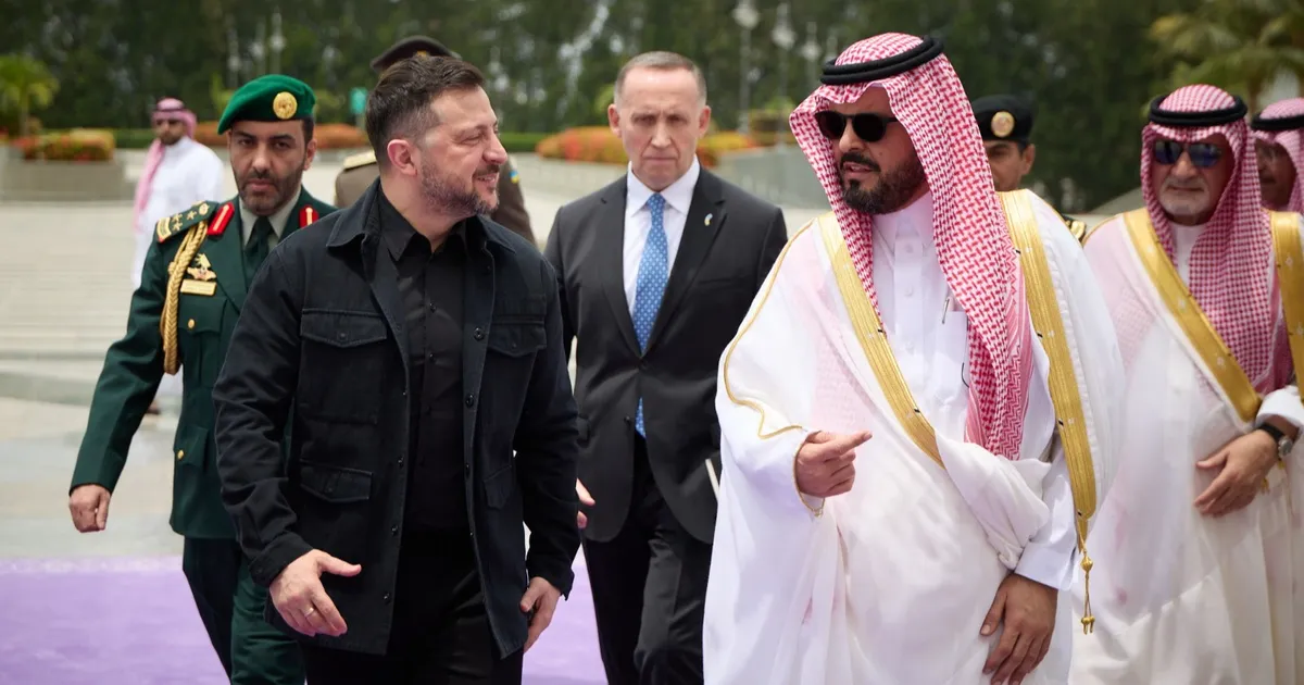 الرئيس الأوكراني يصل إلى السعودية