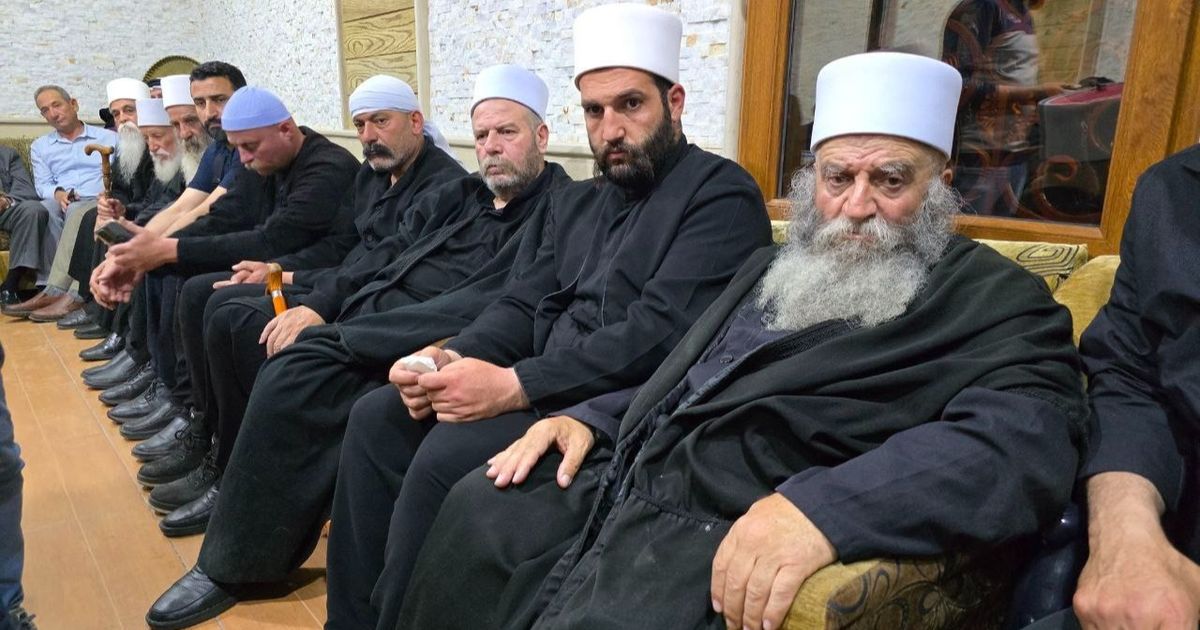من الحوار إلى المواجهة.. ماذا يحدث في السويداء السورية؟