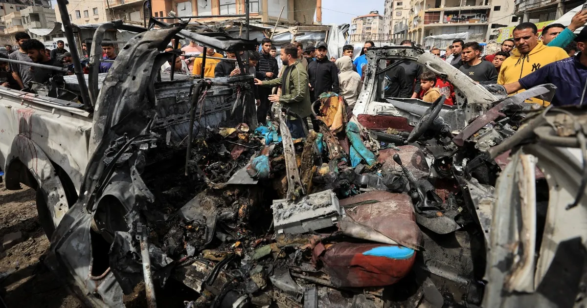 غارات إسرائيلية تقتل 5 فلسطينيين في قطاع غزة والضفة الغربية