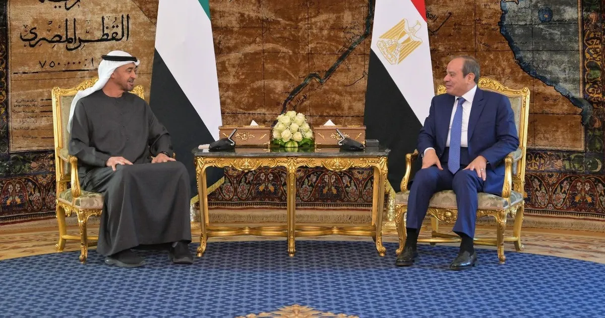 السيسي يستقبل محمد بن زايد ويعقدان جلسة مباحثات موسعة