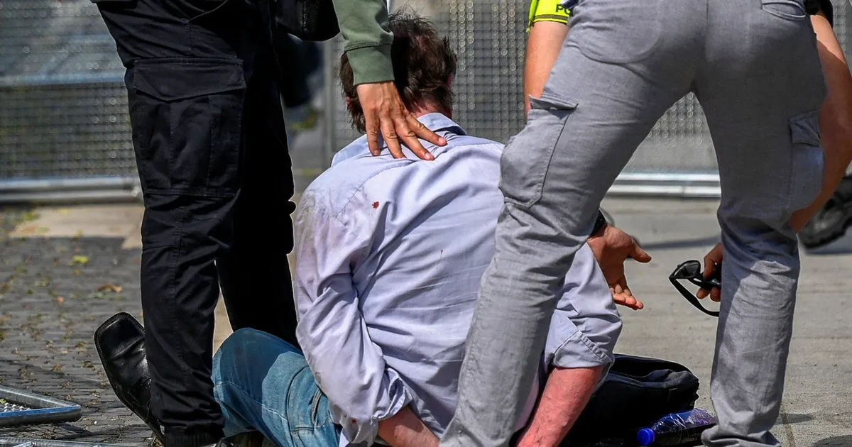 الحكم على منفذ محاولة اغتيال رئيس وزراء سلوفاكيا بالسجن 21 عاماً