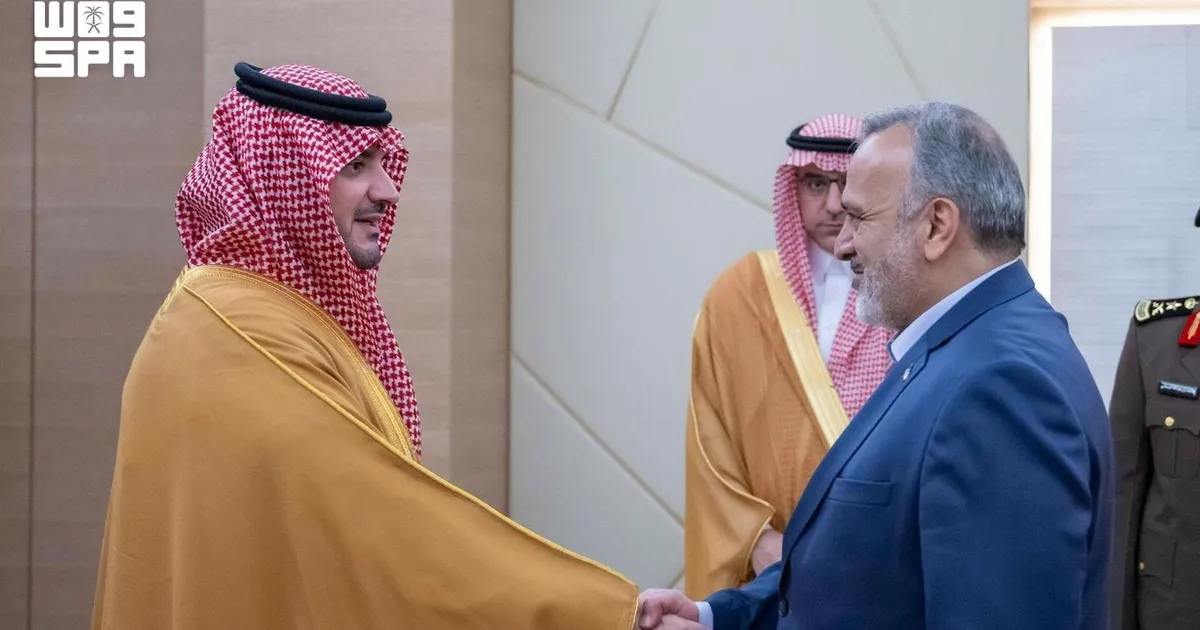 وزير الداخلية السعودي يستقبل رئيس منظمة الحج والزيارة الإيرانية