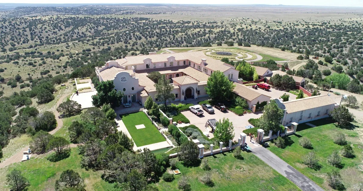 نيو مكسيكو تفتح تحقيقاً في ممارسات إبستين داخل "مزرعة زورو"