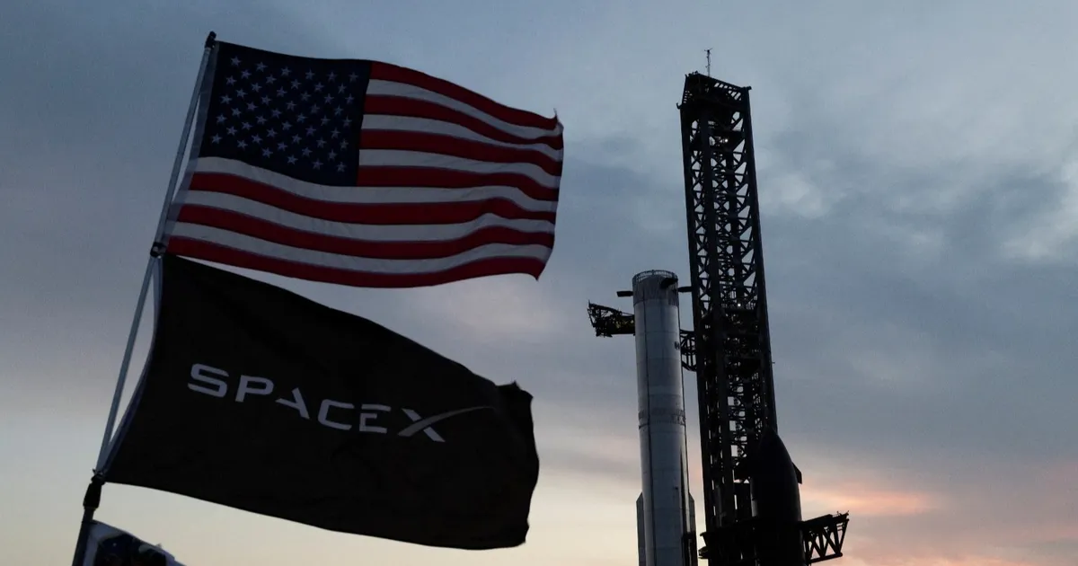 "سبيس إكس" تؤجل خطط الوصول إلى المريخ للتركيز على القمر