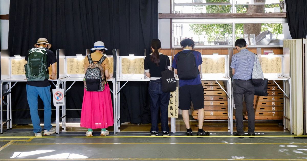 اليابان.. انتخابات تعمق تحديات الحزب الحاكم وتهدد رئيس الوزراء