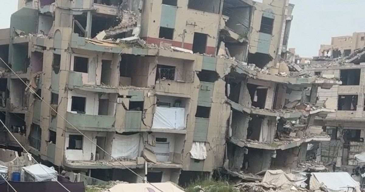 انهيار مبنى "السعادة" يفتح ملف "غزة الآيلة للسقوط"