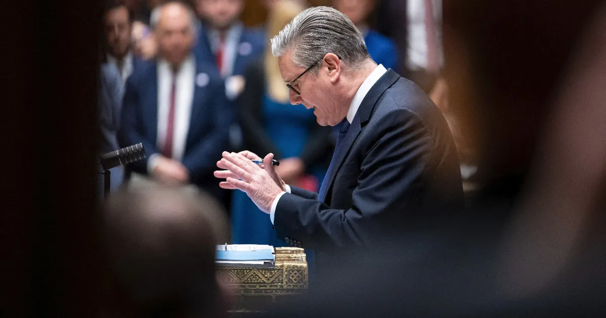 "قضية ماندلسون".. تحقيق برلماني محتمل يهدد مستقبل ستارمر