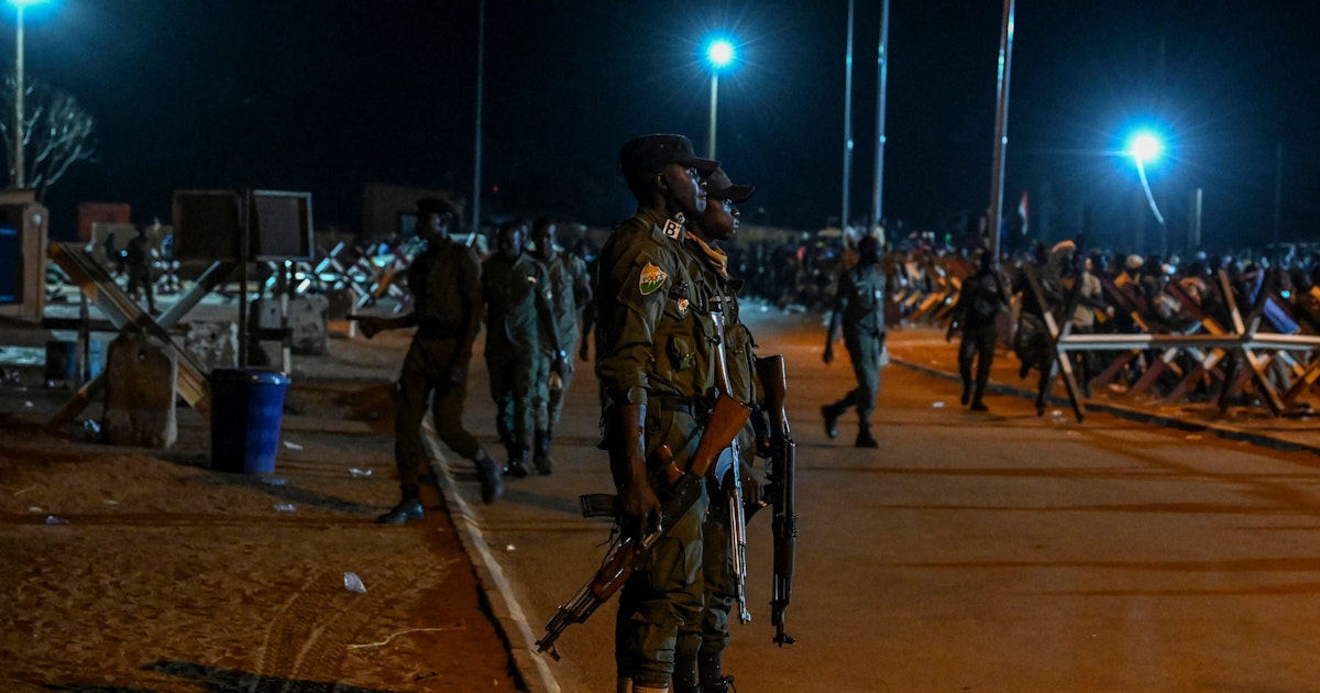 Militaire nigérian : la France déploie ses forces armées en préparation d’une intervention militaire contre nous